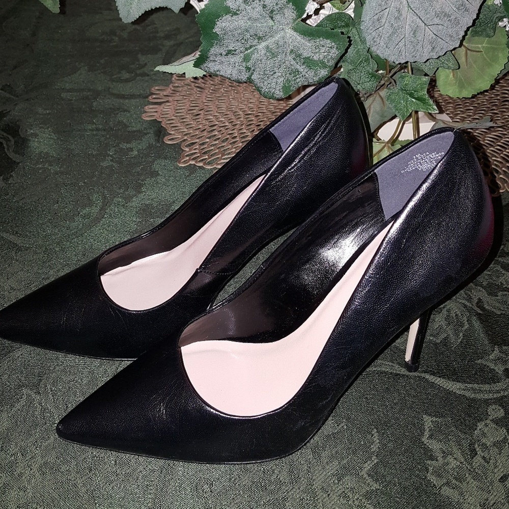 Sold-Classy NEW black pumps